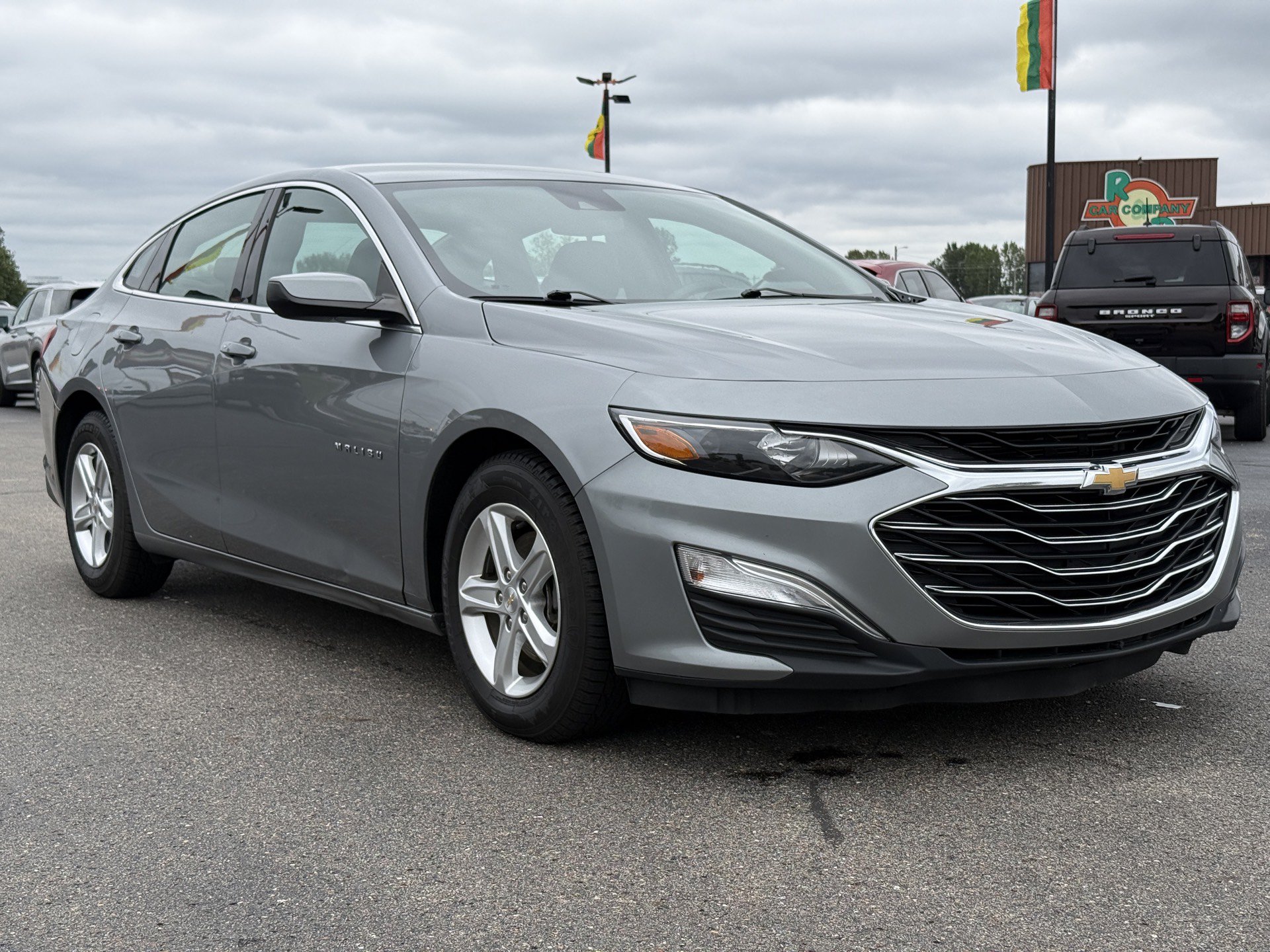 Used 2023 Chevrolet Malibu LS w/ Driver Confidence Package FWD image 2