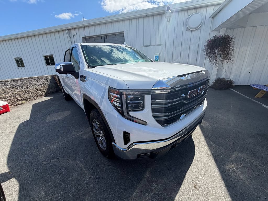Used 2024 GMC Sierra 1500 SLT AWD/4WD image 7