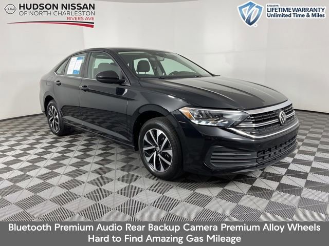 Used 2024 Volkswagen Jetta S image 1