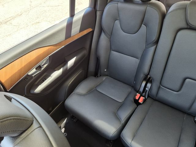 Certified 2025 Volvo XC90 B6 Core w/ Protection Package Premier AWD/4WD image 13