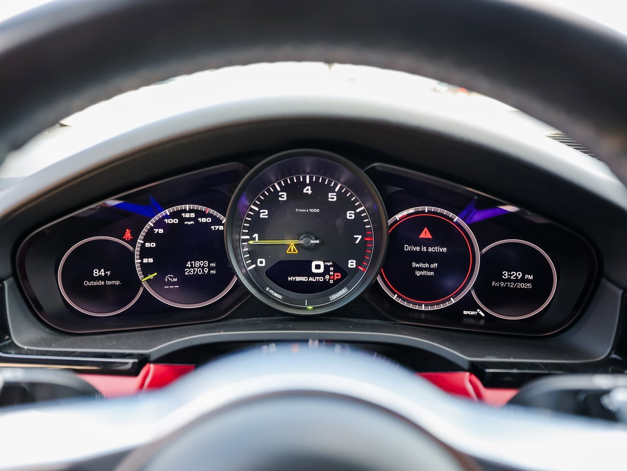 Certified 2022 Porsche Cayenne Platinum Edition image 15