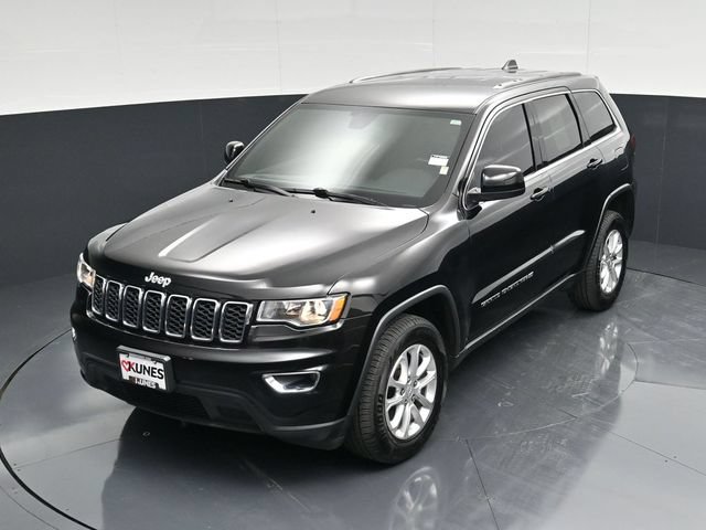 Certified 2022 Jeep Grand Cherokee Laredo E AWD/4WD image 45