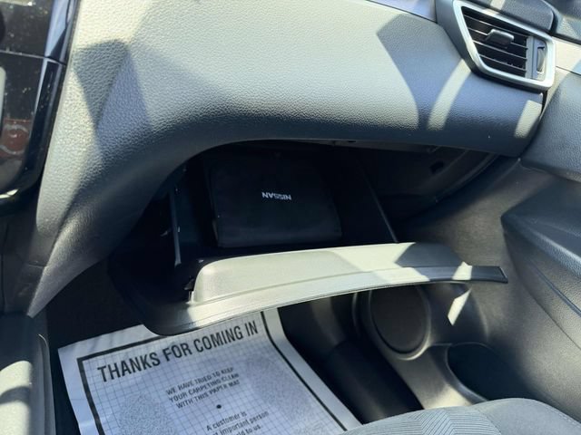 Used 2016 Nissan Rogue SV AWD/4WD image 32