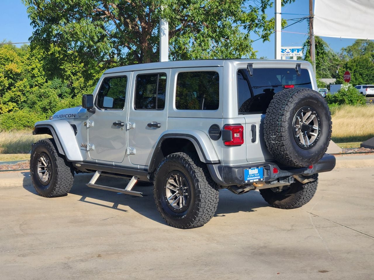 Used 2024 Jeep Wrangler Unlimited Rubicon 392 AWD/4WD image 8