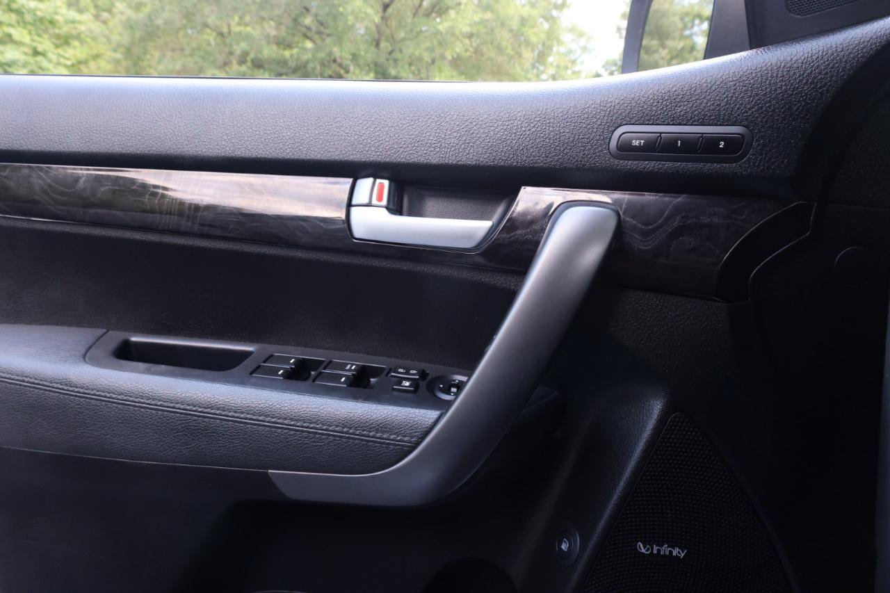 Used 2014 Kia Sorento SX w/ 3rd Row Package FWD image 28