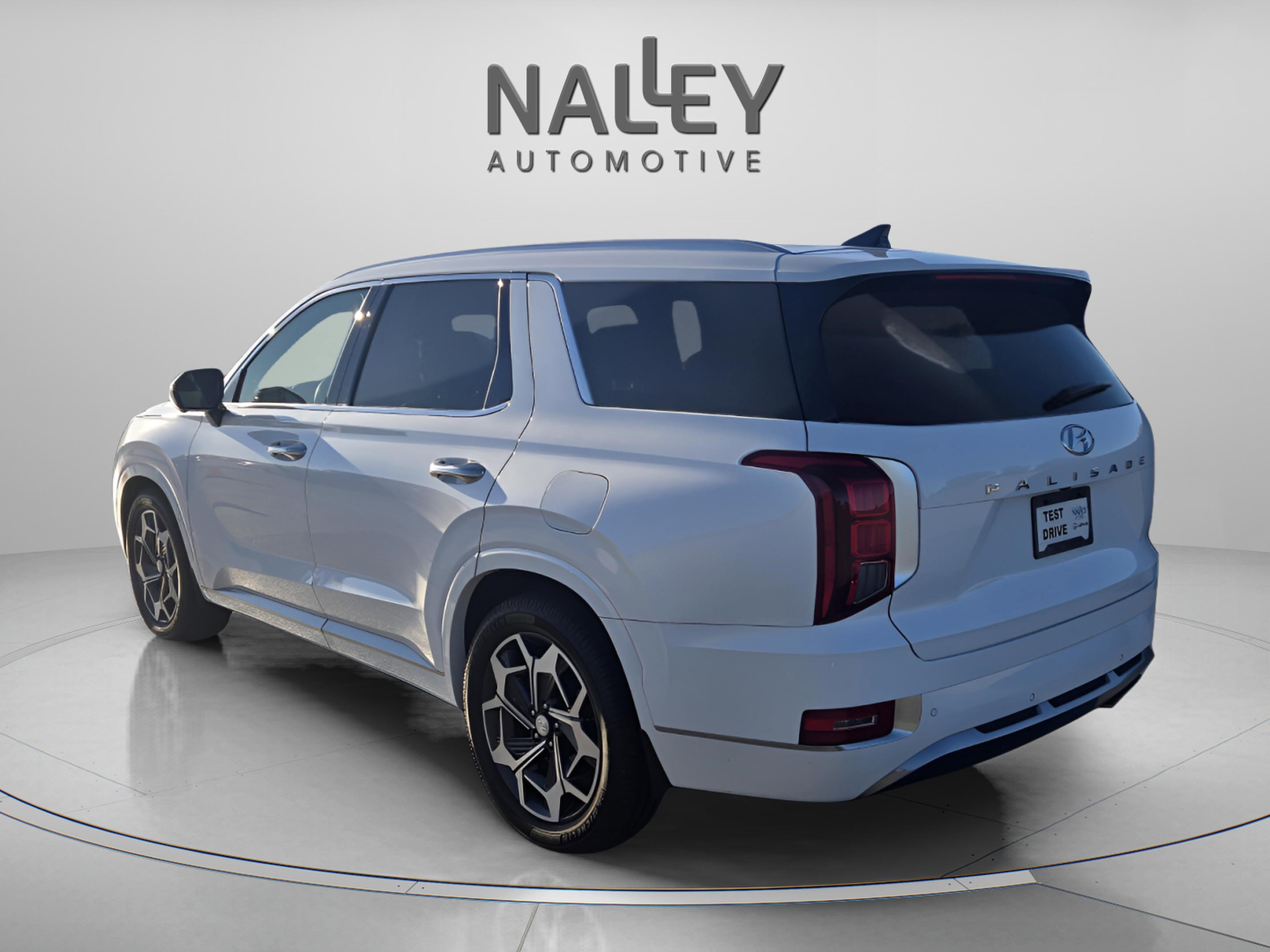 Used 2022 Hyundai Palisade Calligraphy image 4