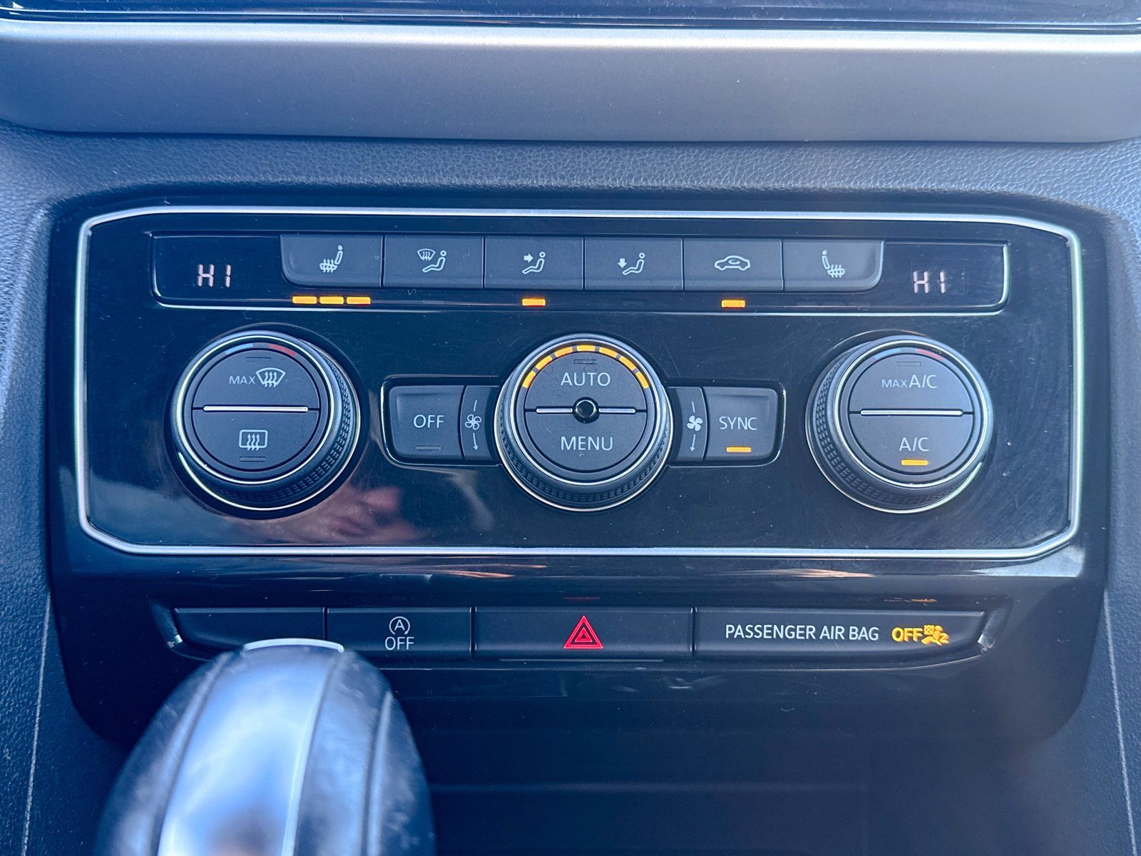 Used 2021 Volkswagen Atlas Cross Sport SEL image 29