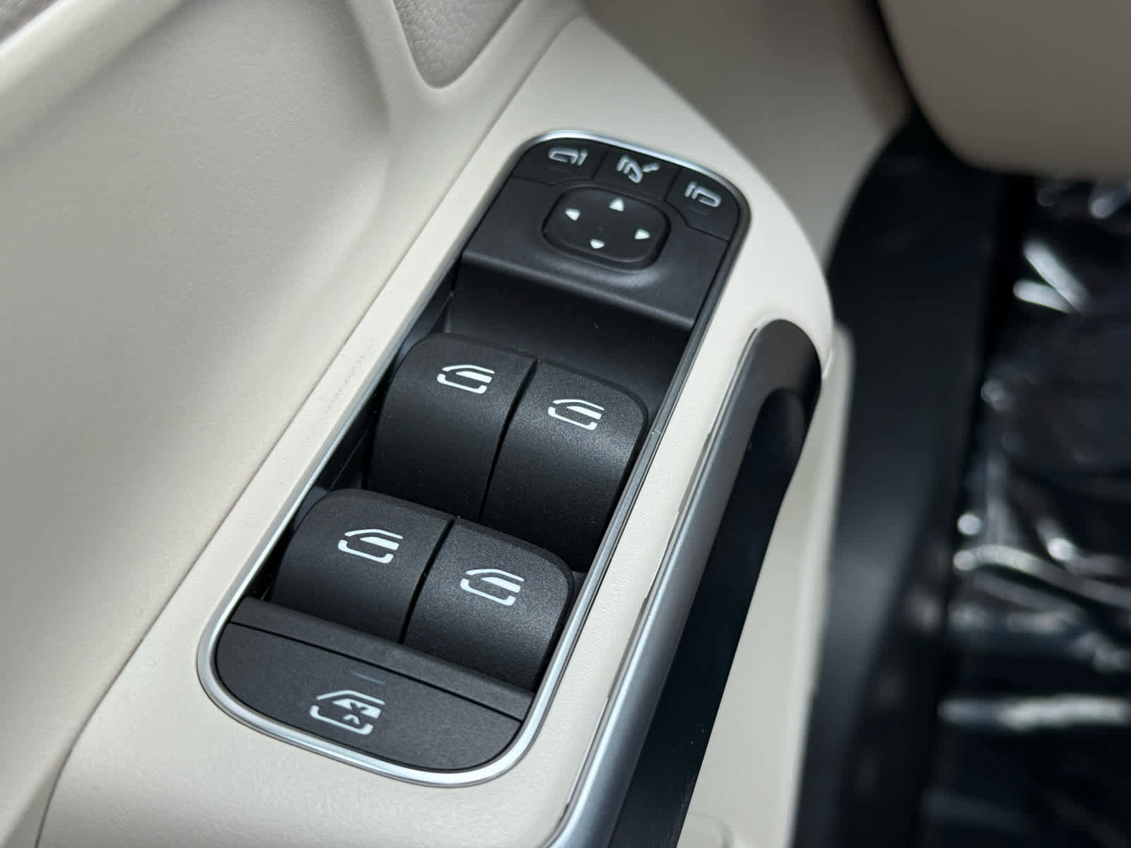 New 2026 Mercedes-Benz GLB 250 4MATIC image 23