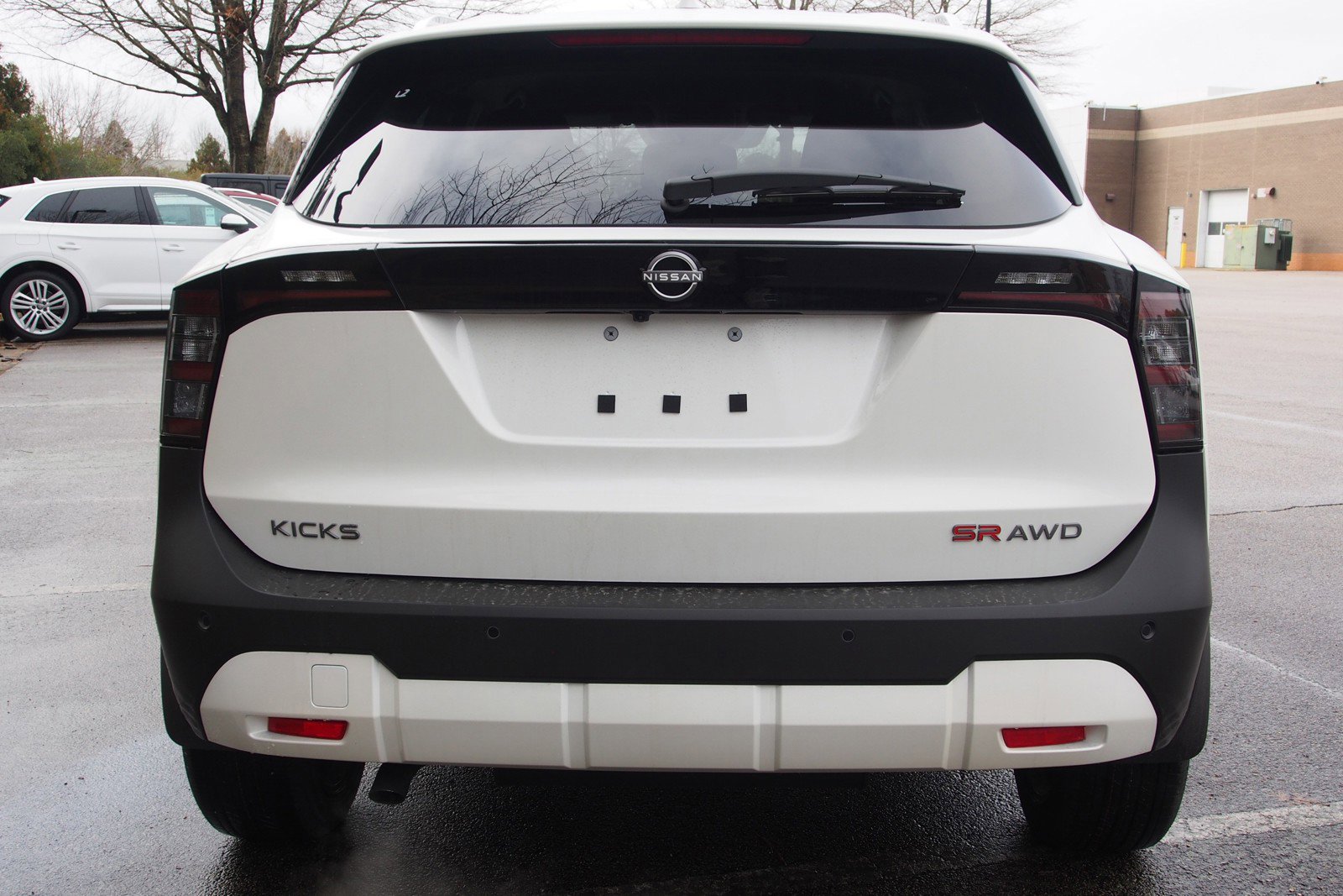 Used 2025 Nissan Kicks SR image 6