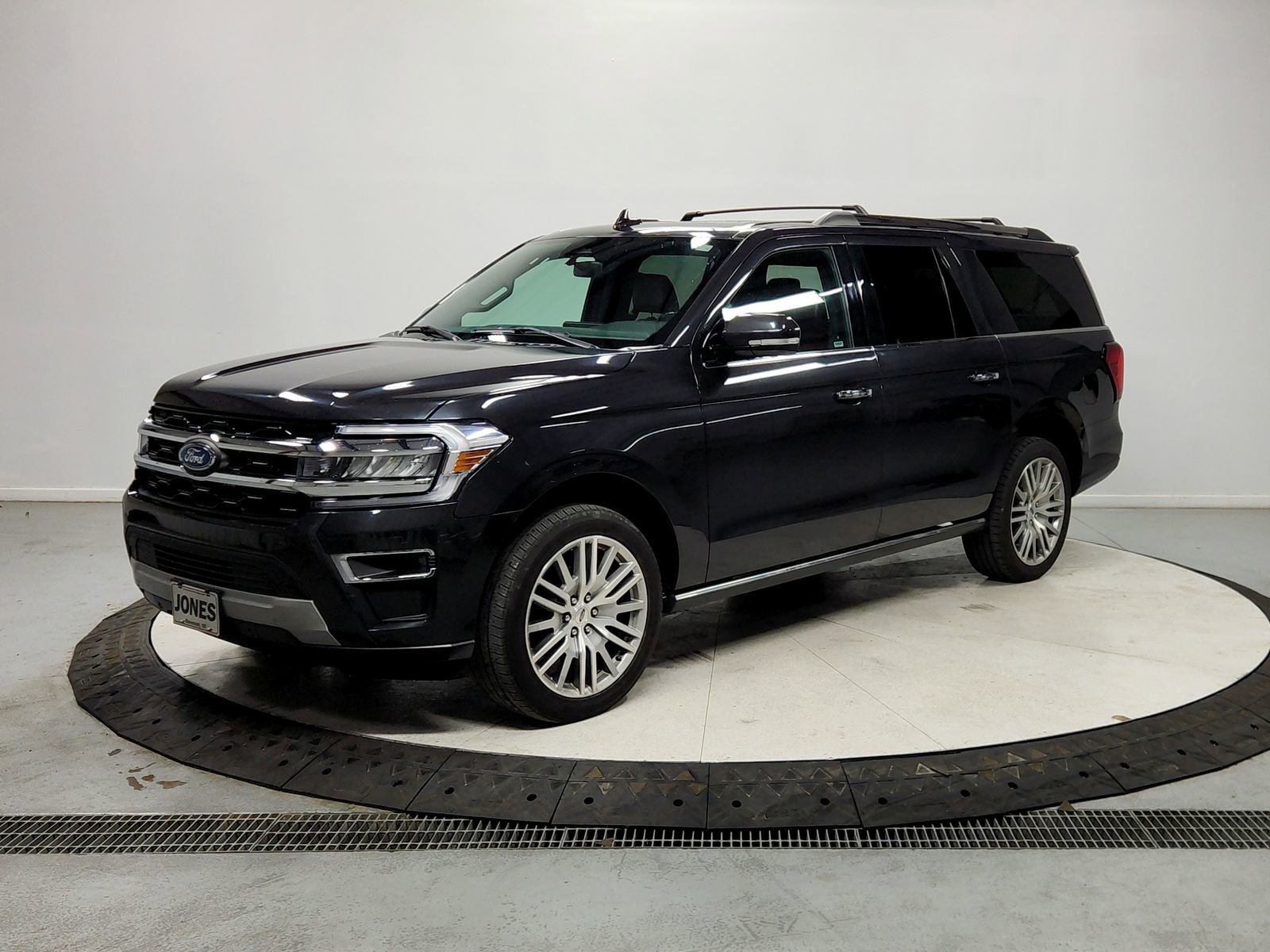 Used 2024 Ford Expedition Max Limited image 3