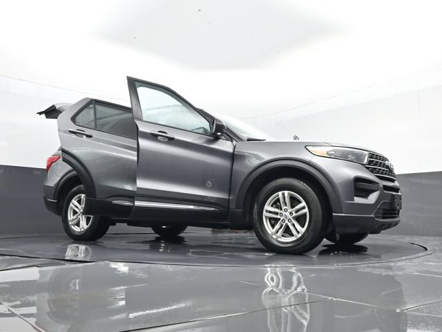 Used 2023 Ford Explorer XLT AWD/4WD image 33