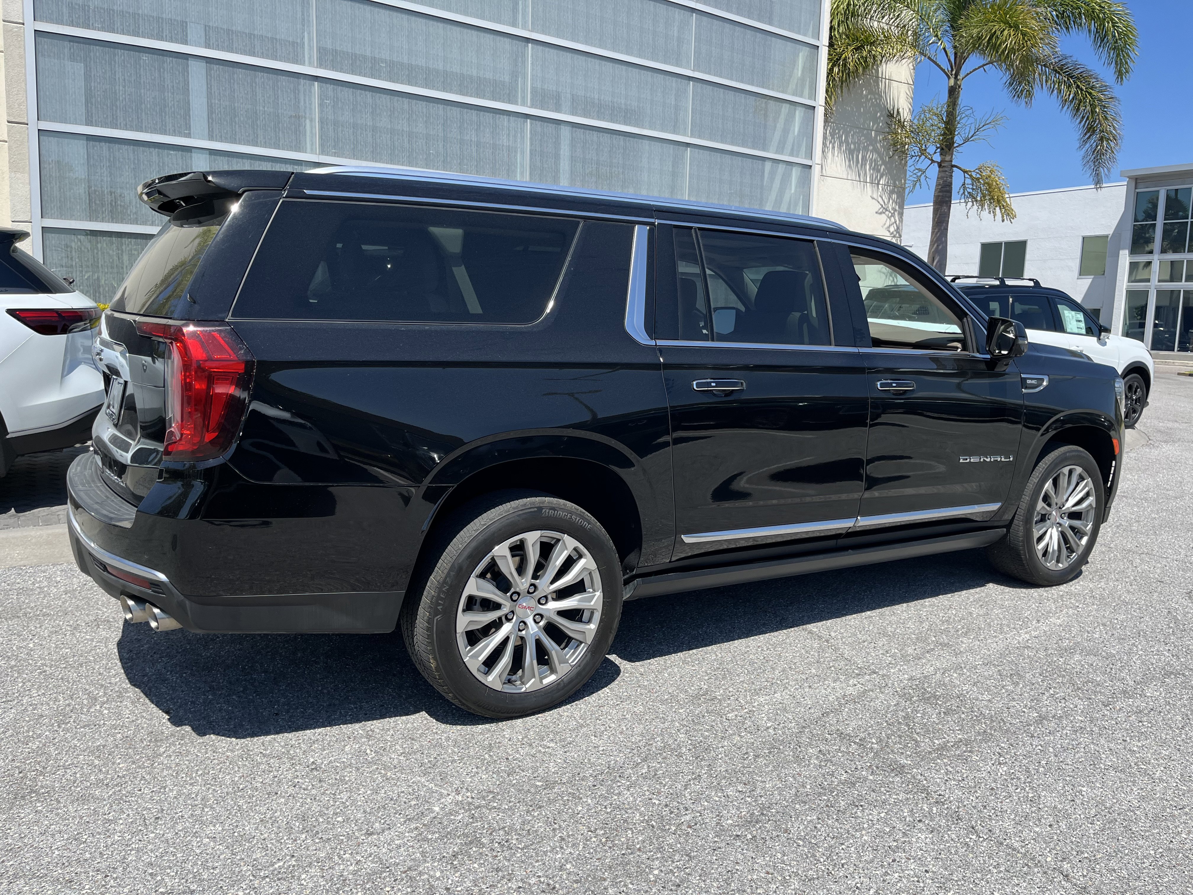 Used 2023 GMC Yukon XL Denali w/ LPO, Floor Liner Package image 9