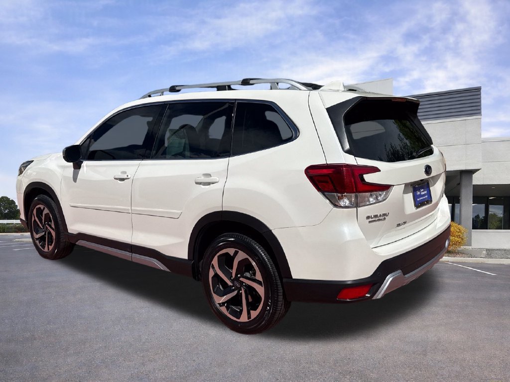 Used 2023 Subaru Forester Touring AWD/4WD image 6