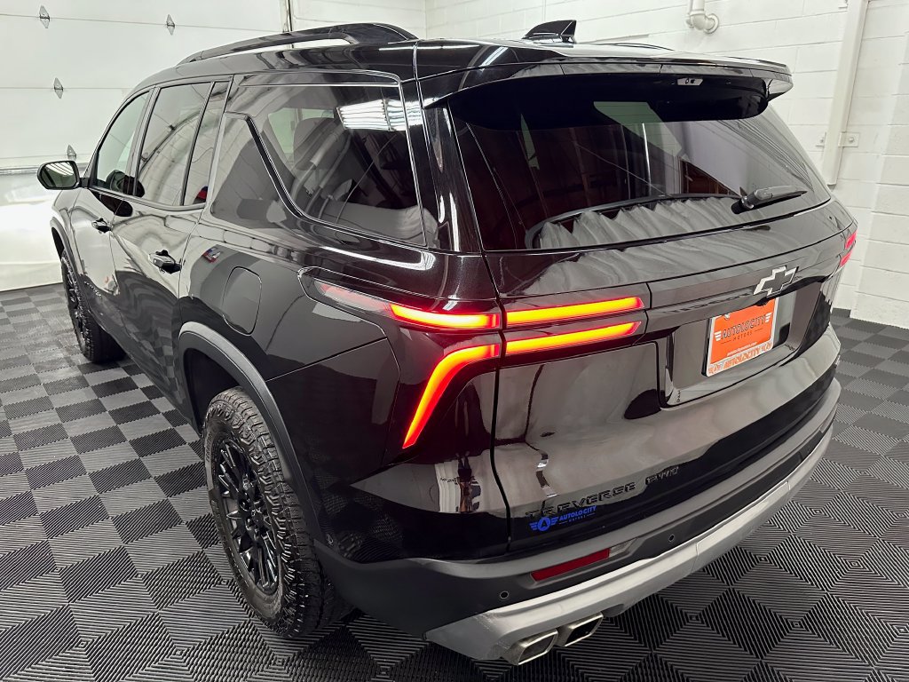 Used 2025 Chevrolet Traverse Z71 w/ Enhanced Driving Package AWD/4WD image 7