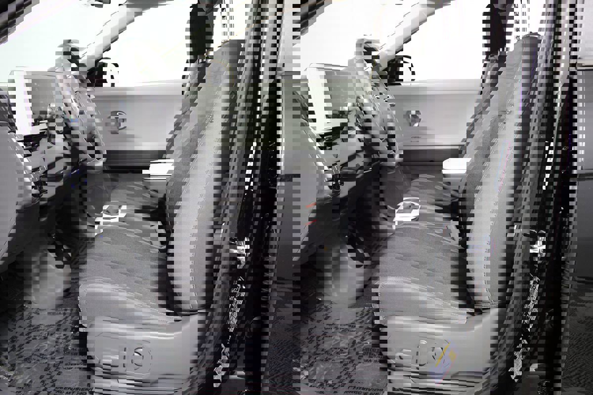 Used 2024 Hyundai Ioniq 5 SE image 20