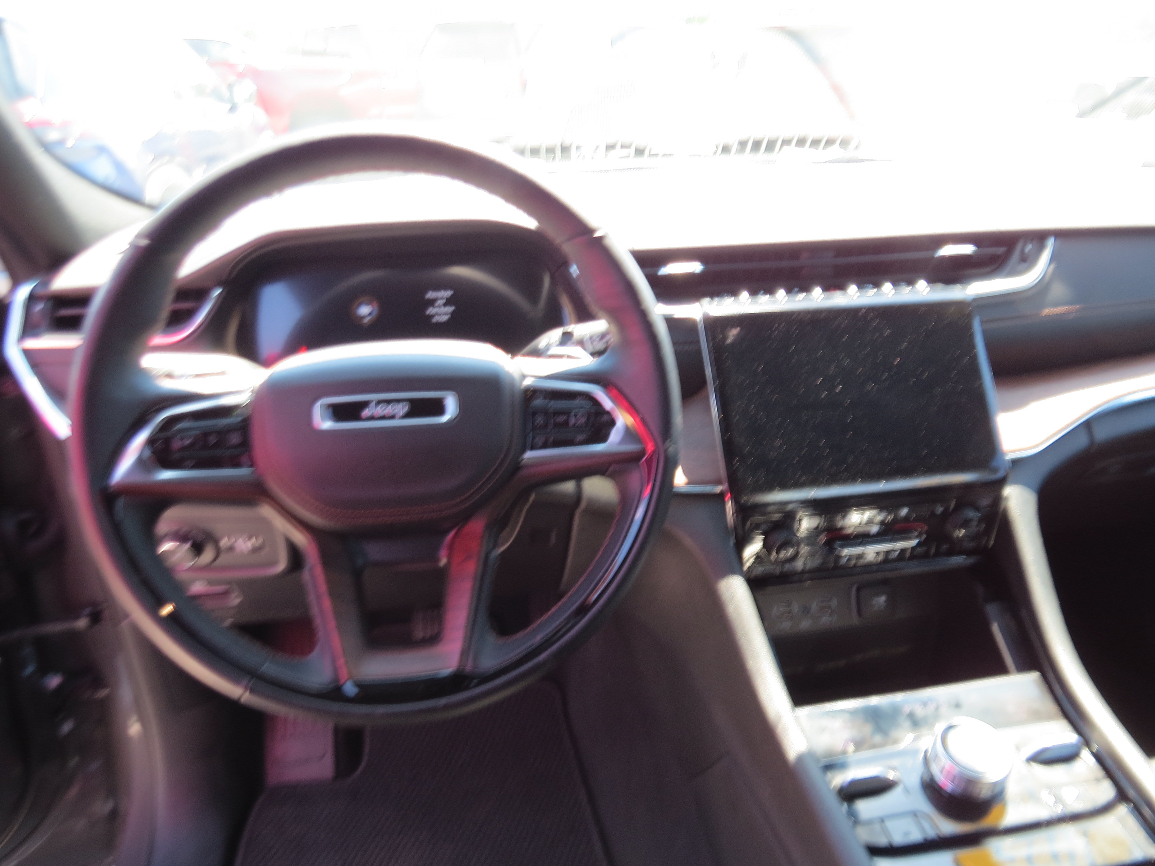 Used 2025 Jeep Grand Cherokee Summit AWD/4WD image 17