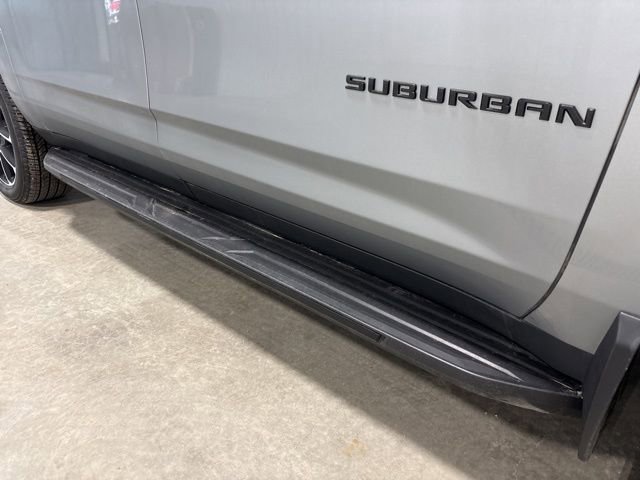 Used 2023 Chevrolet Suburban RST w/ Luxury Package image 16