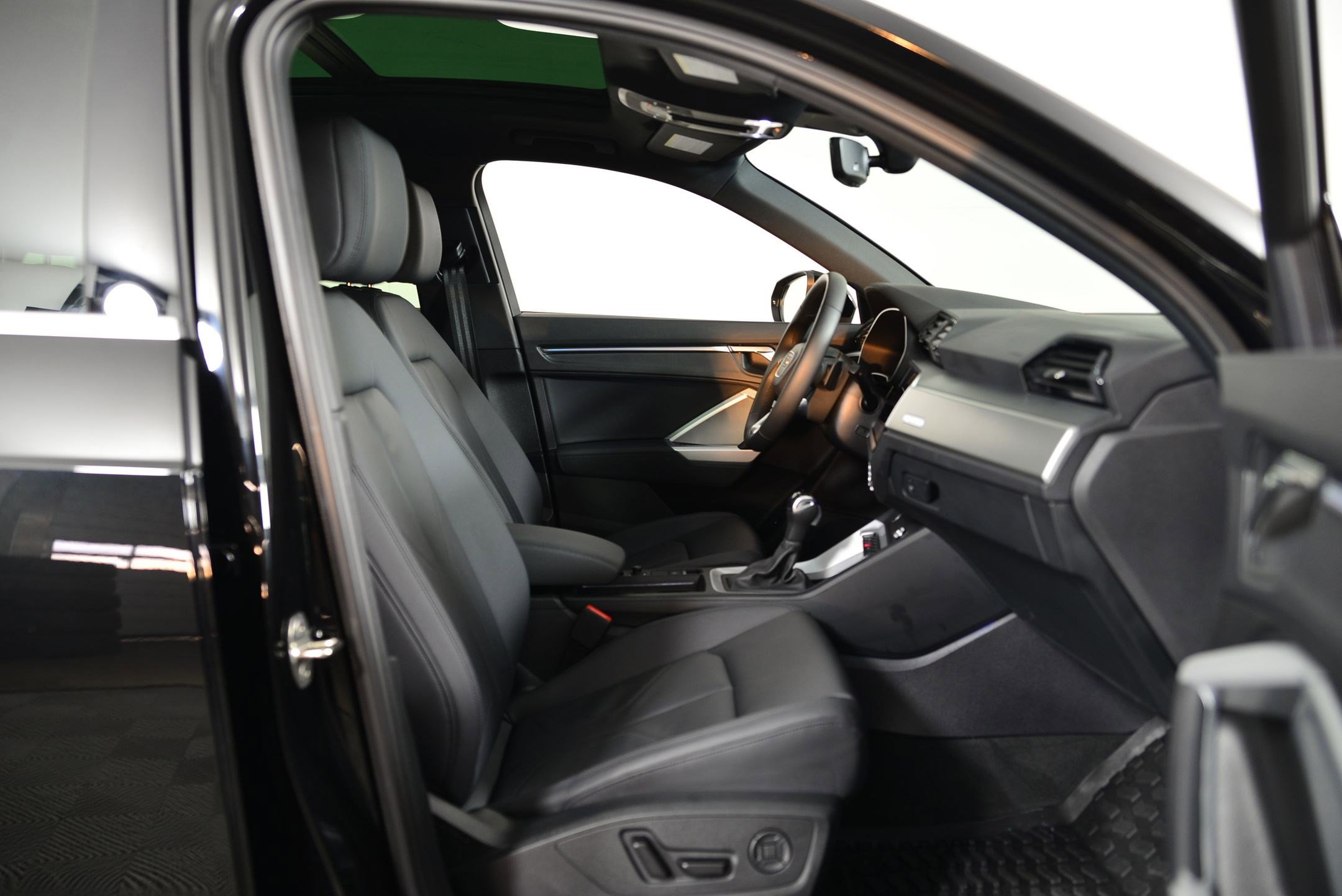 Used 2025 Audi Q3 2.0T Premium Plus w/ Premium Plus Package image 20