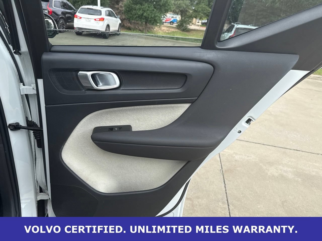 Certified 2026 Volvo XC40 B5 Plus AWD/4WD image 14