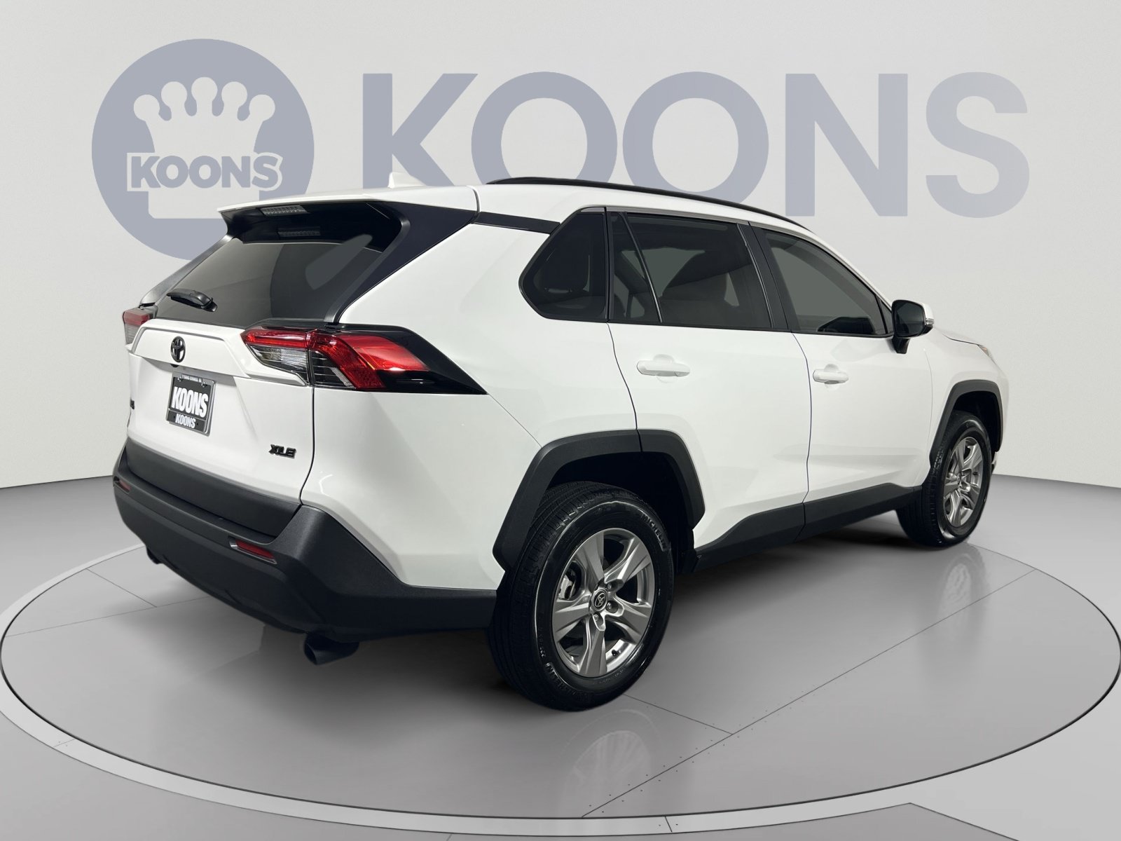 Used 2025 Toyota RAV4 XLE w/ Convenience Package FWD image 7