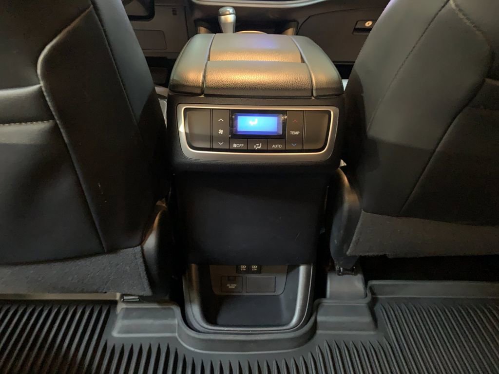 Used 2018 Toyota Highlander Limited image 15