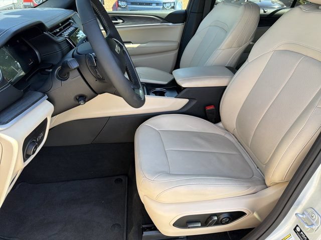Certified 2025 Jeep Grand Cherokee L Limited w/ Luxury Tech Group II AWD/4WD image 9