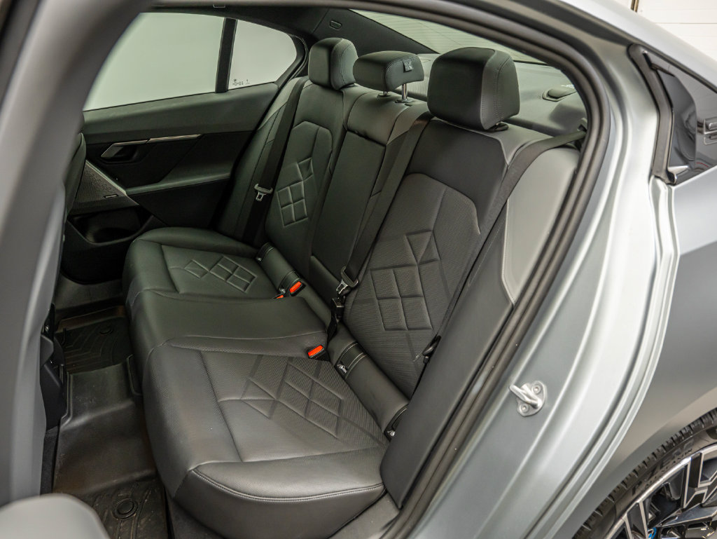 Used 2024 BMW i5 eDrive40i w/ M Sport Package RWD image 42