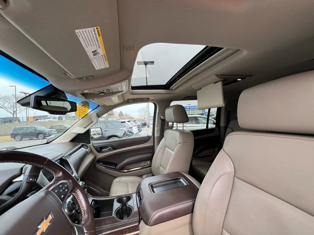 Used 2018 Chevrolet Suburban LT w/ LT Signature Package image 18