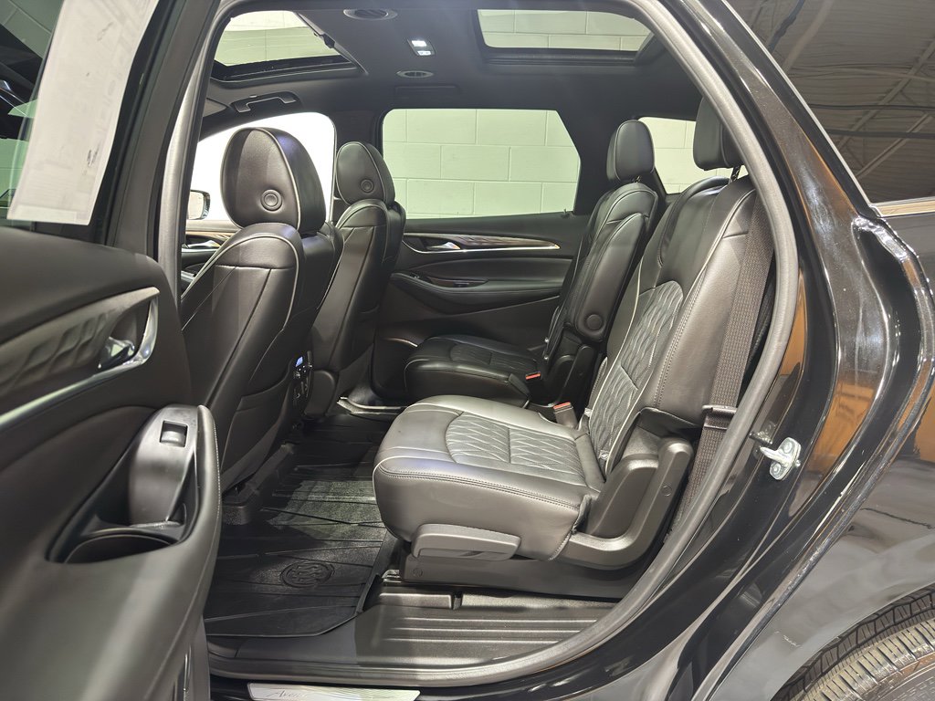 Used 2024 Buick Enclave Avenir image 13
