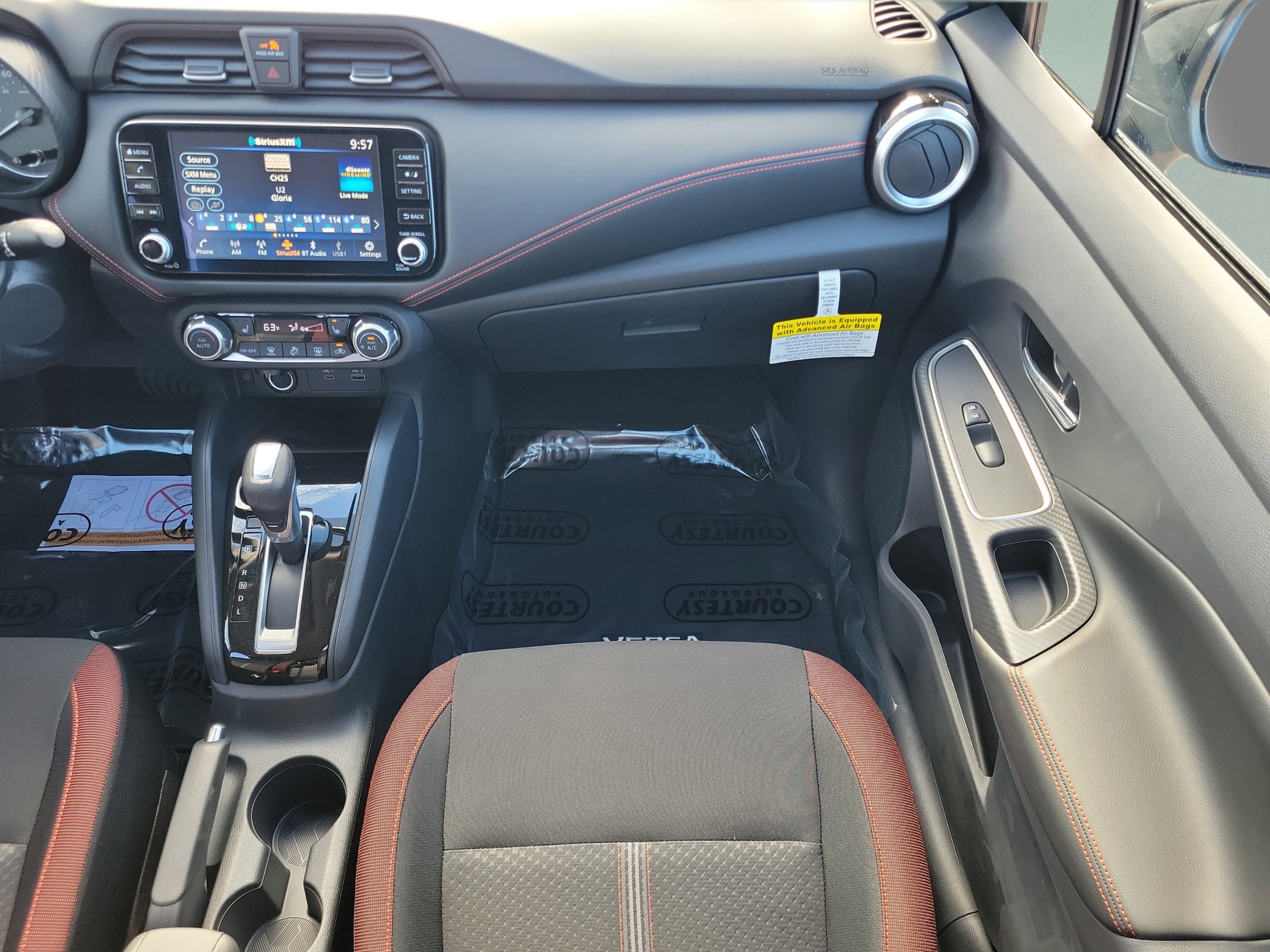 New 2025 Nissan Versa SR w/ Trunk Package FWD image 14