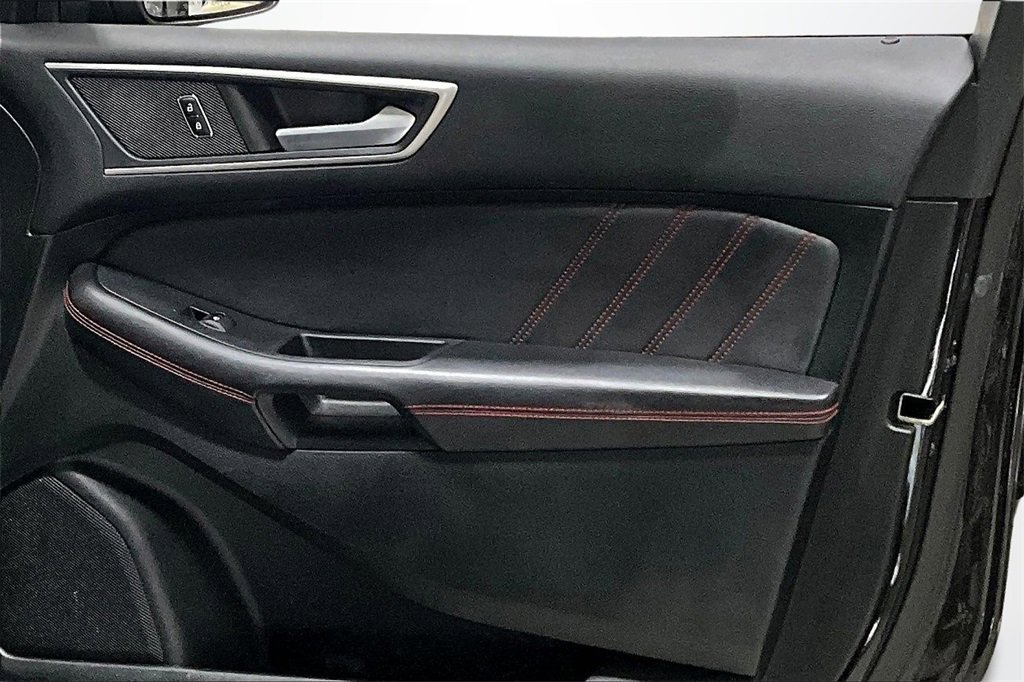 Used 2023 Ford Edge ST-Line image 26