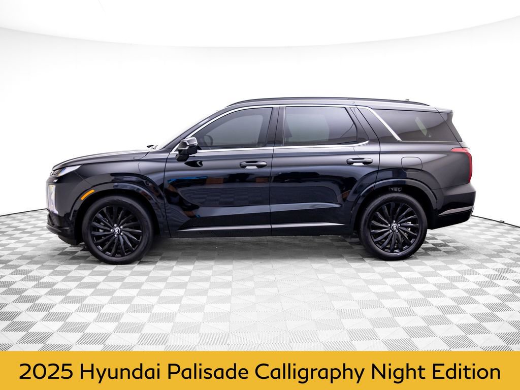 Used 2025 Hyundai Palisade Calligraphy AWD/4WD image 2