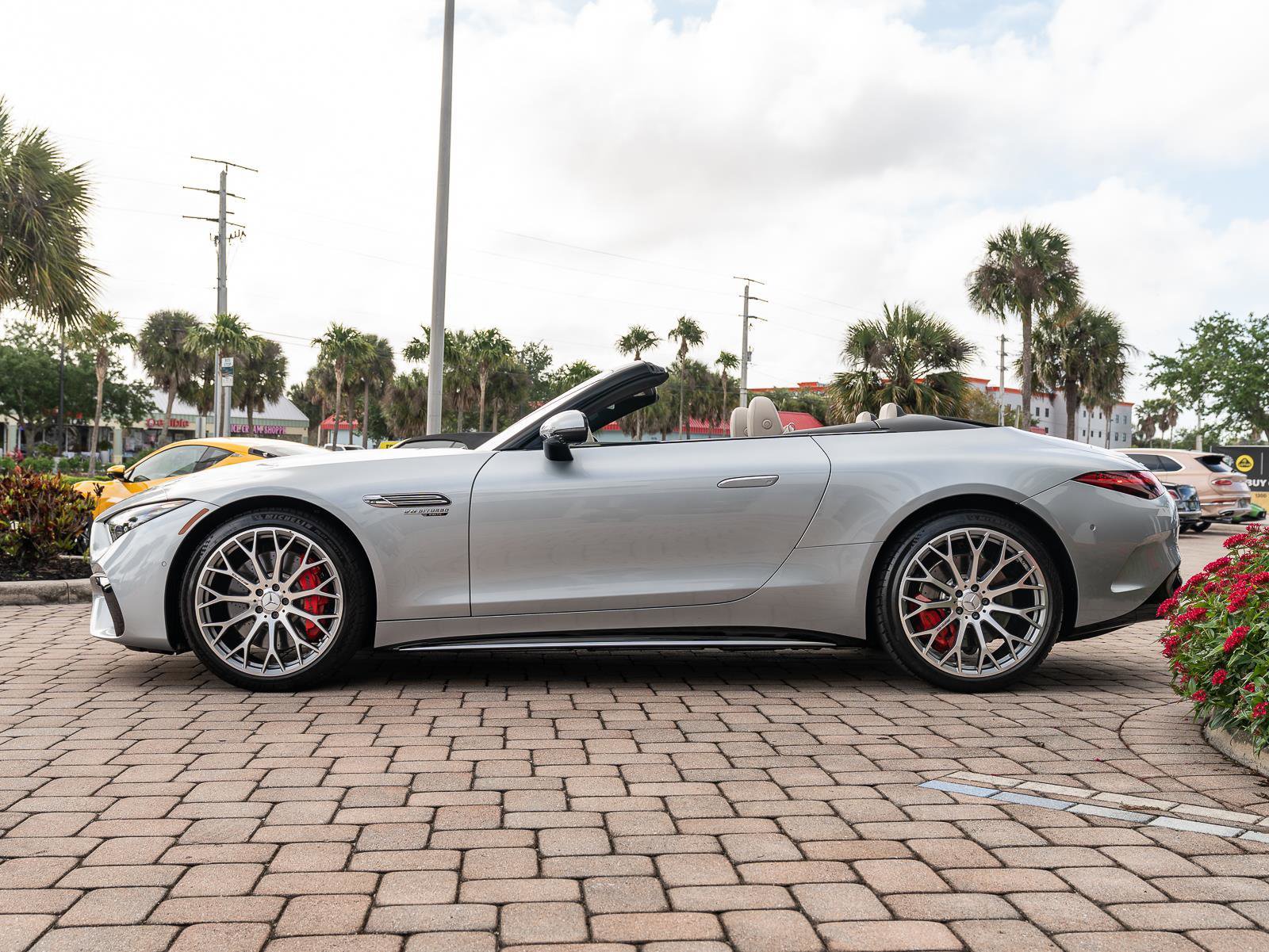 Used 2022 Mercedes-Benz SL 55 AMG 4MATIC image 11