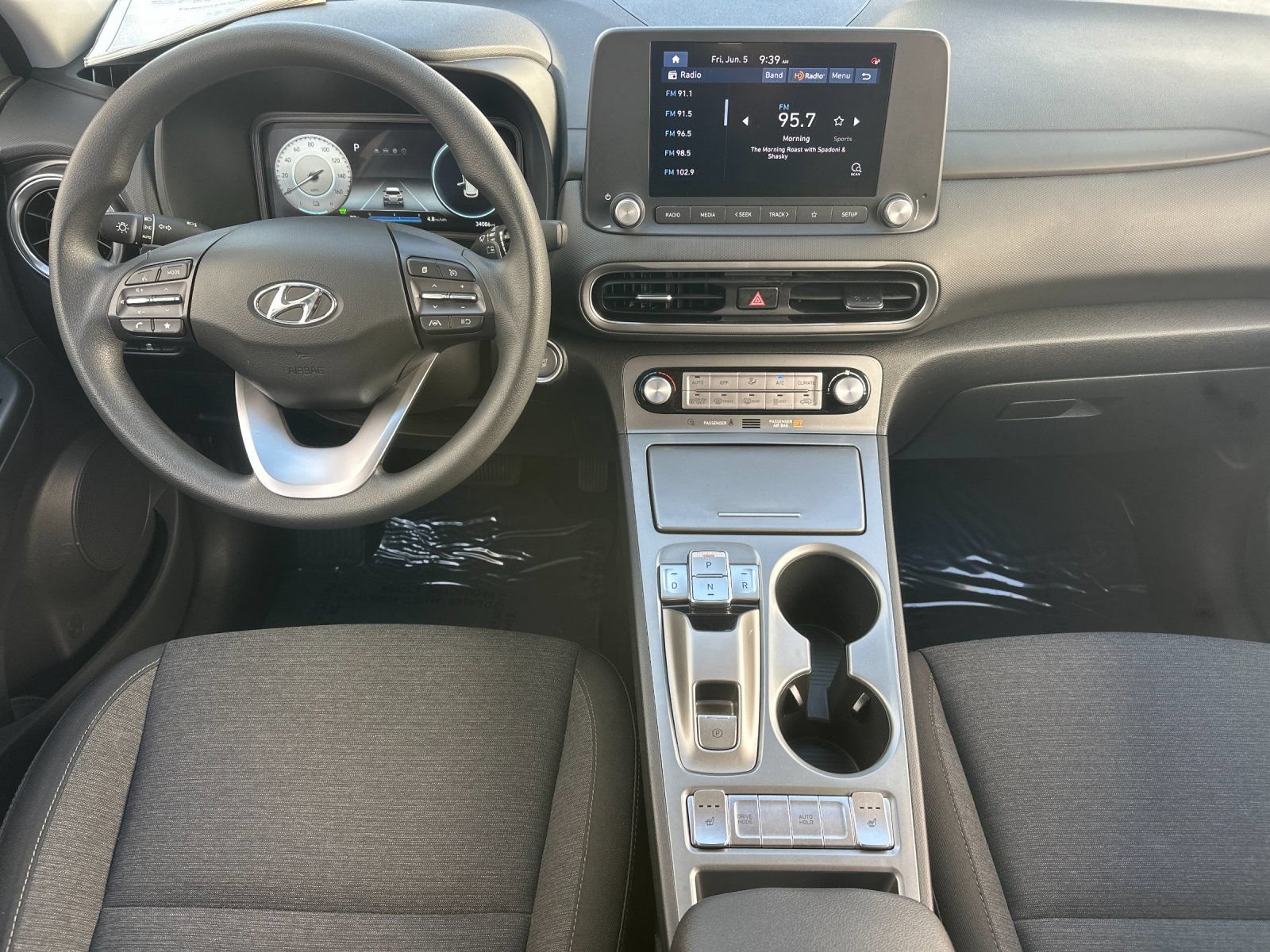 Used 2023 Hyundai Kona SE w/ Cargo Package FWD image 13