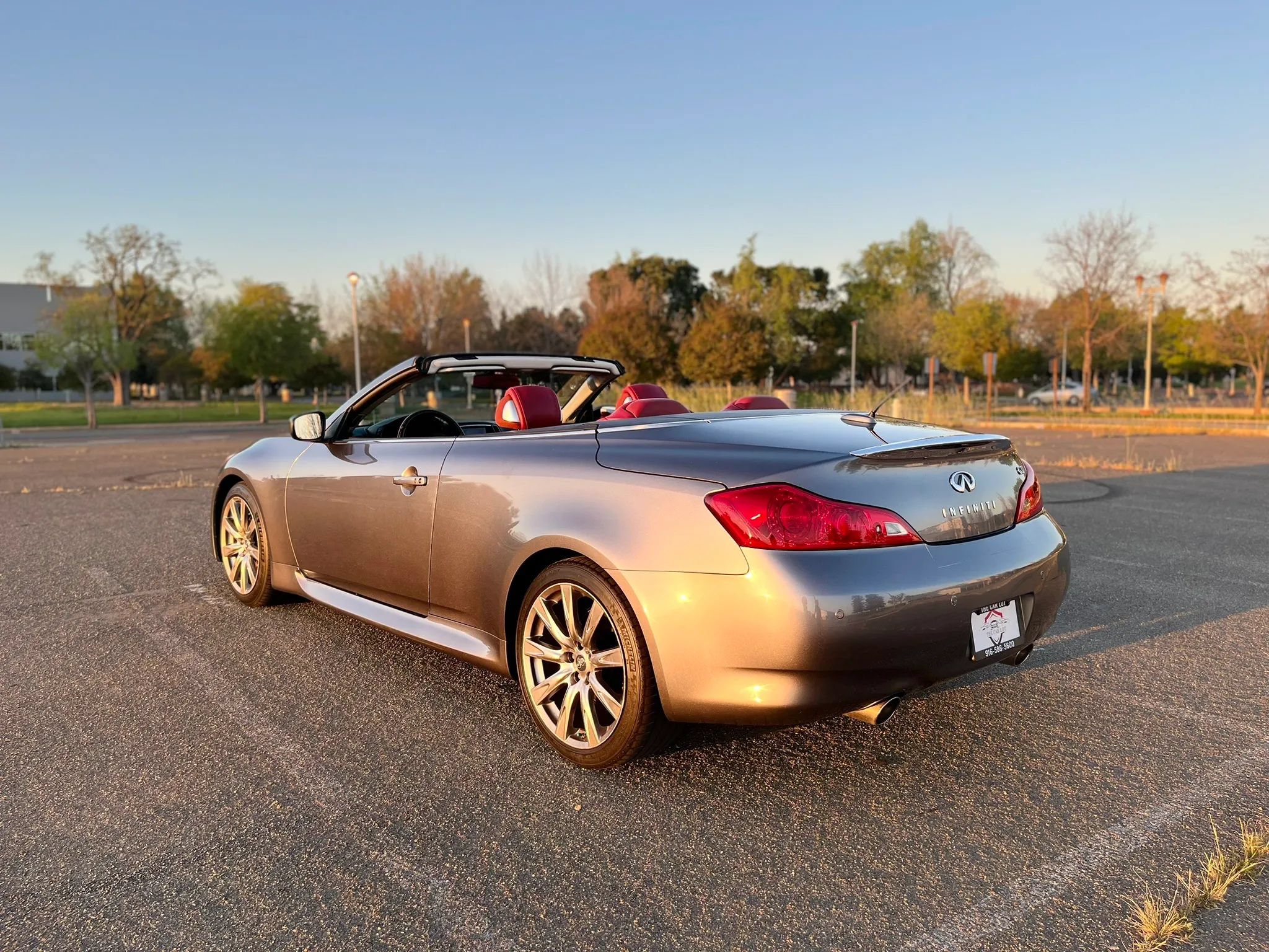 Used 2010 INFINITI G37 Anniversary Edition RWD image 8