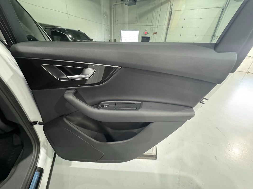 Used 2023 Audi Q7 2.0T Premium w/ Convenience Package image 46