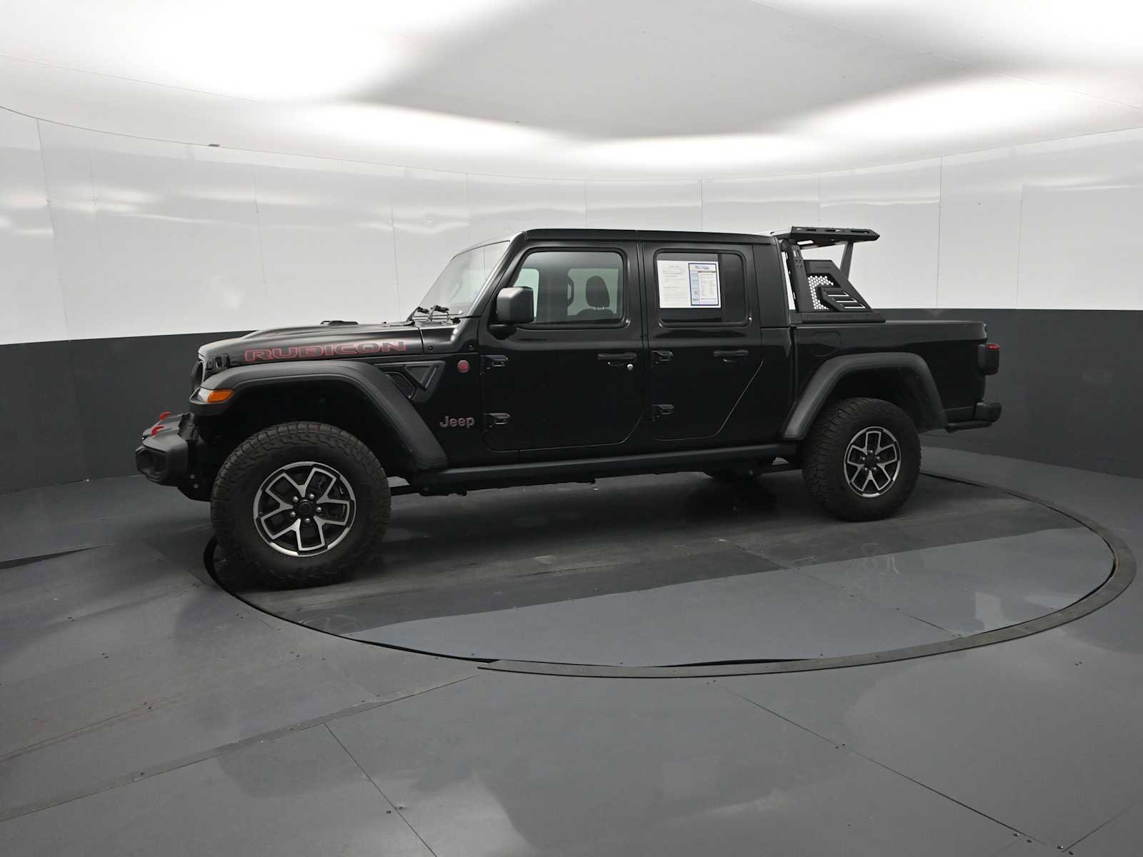 Used 2024 Jeep Gladiator Rubicon w/ Convenience Group image 5