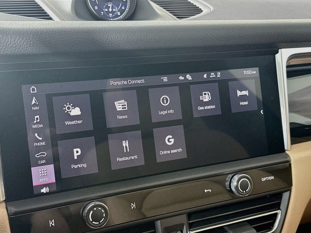 Certified 2026 Porsche Macan AWD/4WD image 15