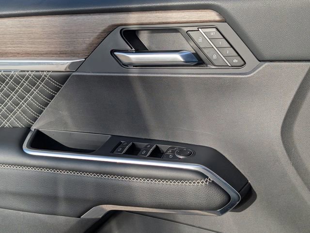 Used 2025 GMC Acadia Denali w/ Super Cruise Package image 23