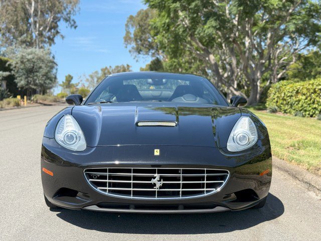 Used 2014 Ferrari California image 13