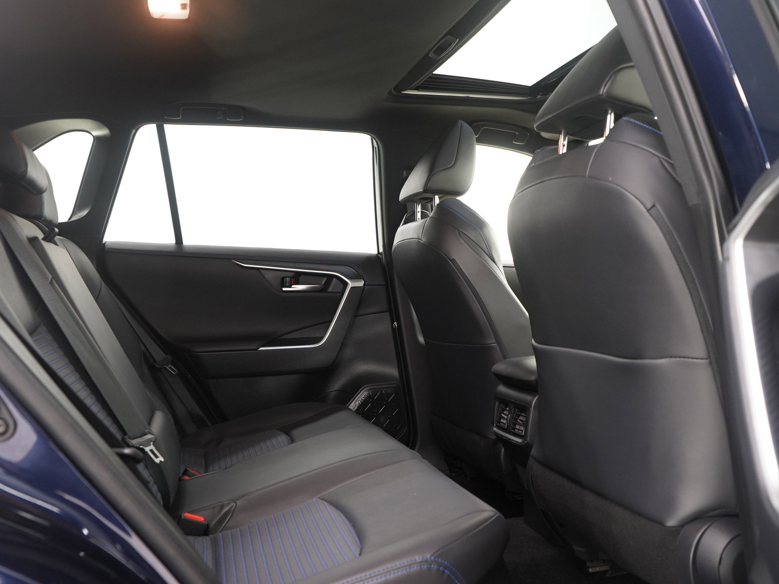 Used 2020 Toyota RAV4 XSE w/ XSE Grade Weather Package image 12