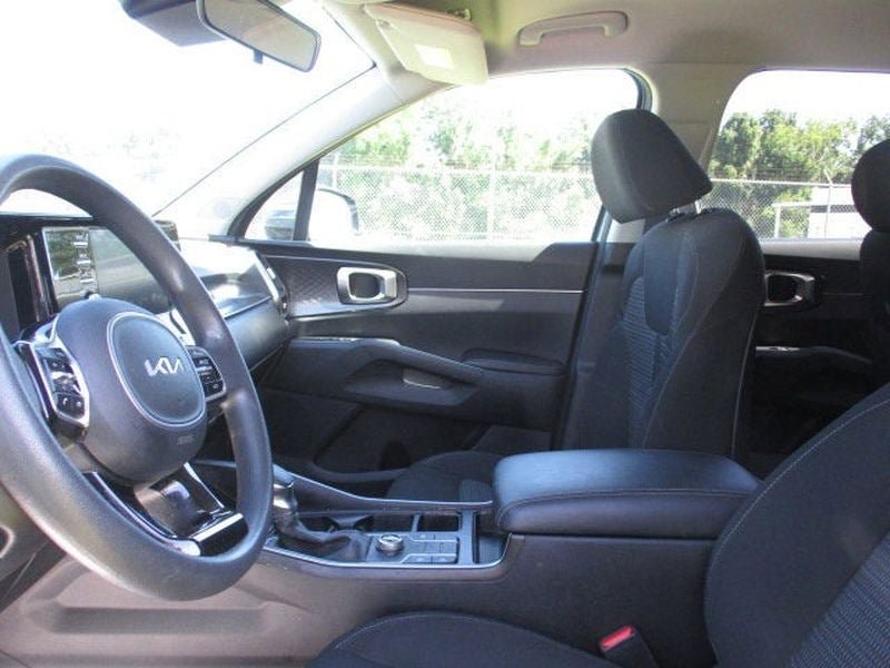 Used 2022 Kia Sorento LX image 13