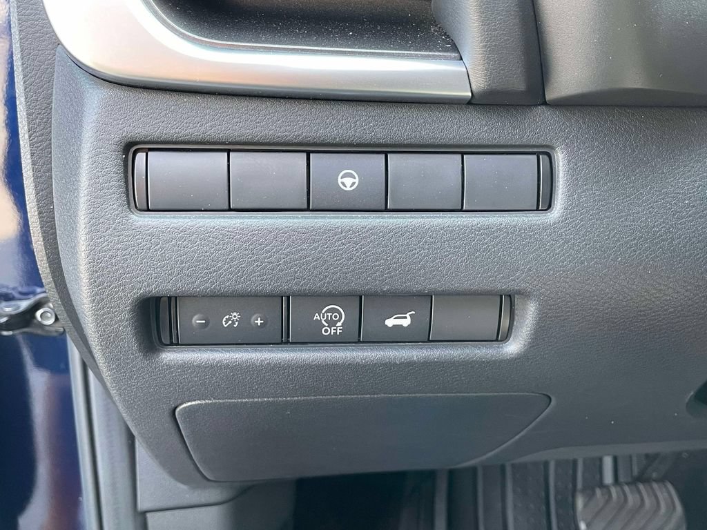 Used 2024 Nissan Rogue SV w/ SV Premium Package FWD image 22