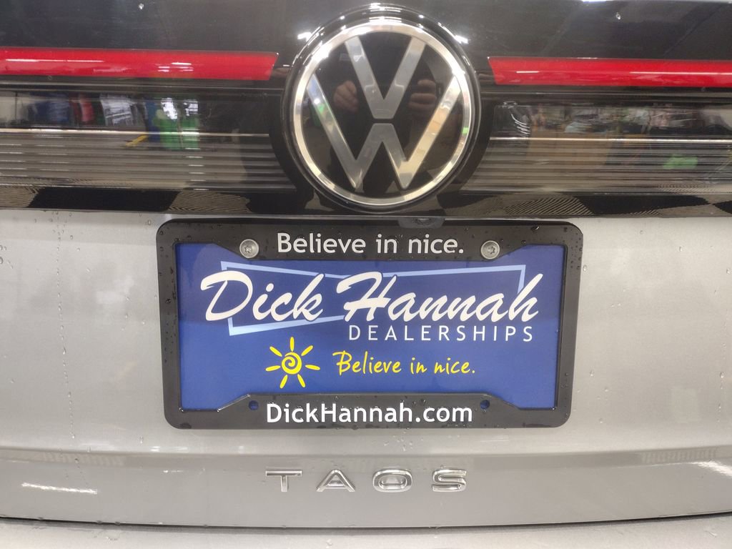 New 2025 Volkswagen Taos SE image 16