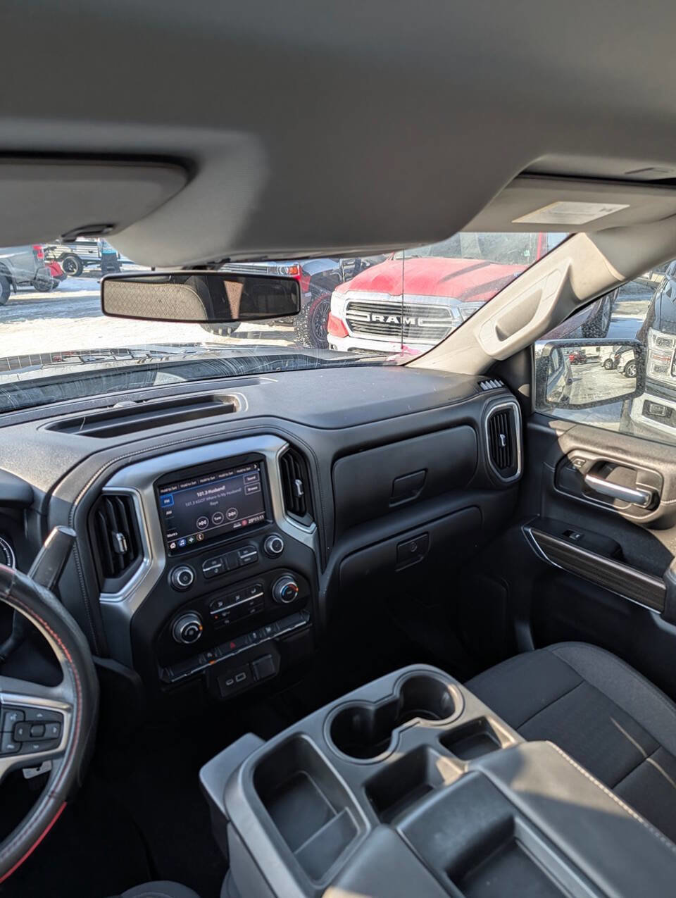 Used 2020 Chevrolet Silverado 1500 LT AWD/4WD image 24