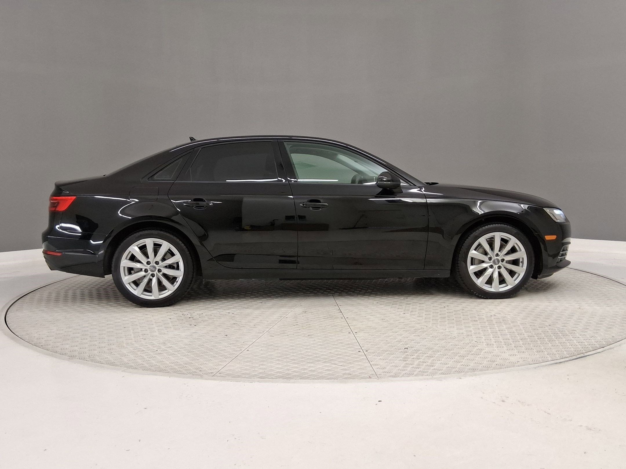 Used 2017 Audi A4 2.0T Premium w/ Audi MMI Navigation Plus FWD image 6