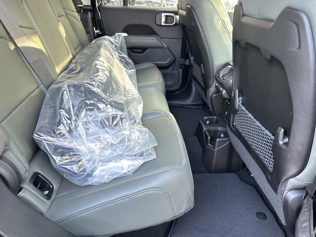 New 2026 Jeep Gladiator Mojave image 15