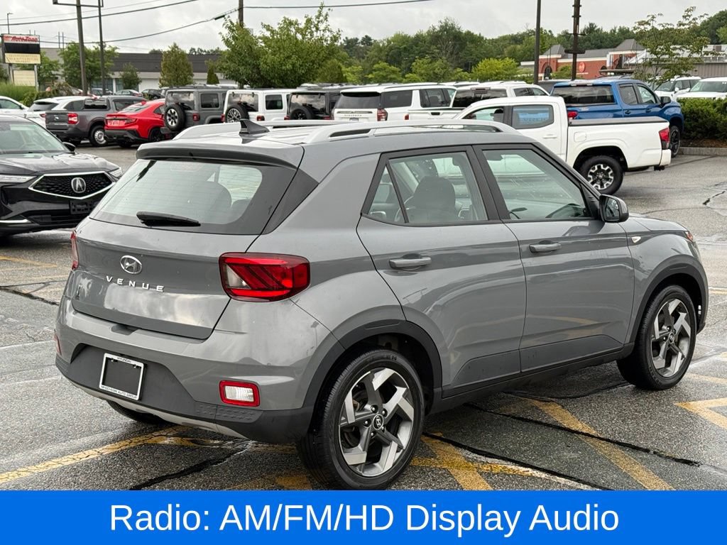 Used 2022 Hyundai Venue SEL w/ Cargo Package FWD image 6