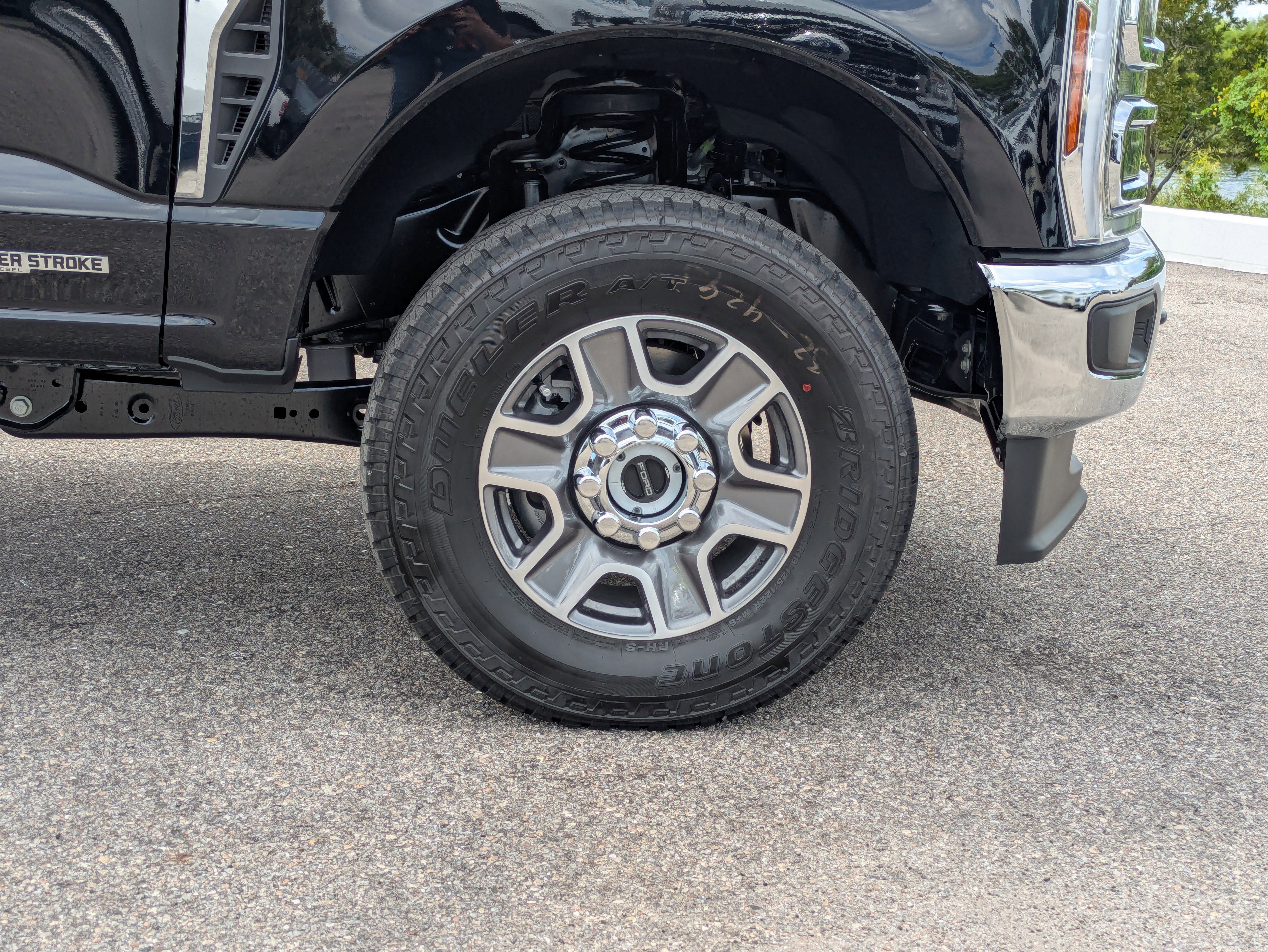 New 2026 Ford F250 Lariat w/ FX4 Off-Road Package image 12