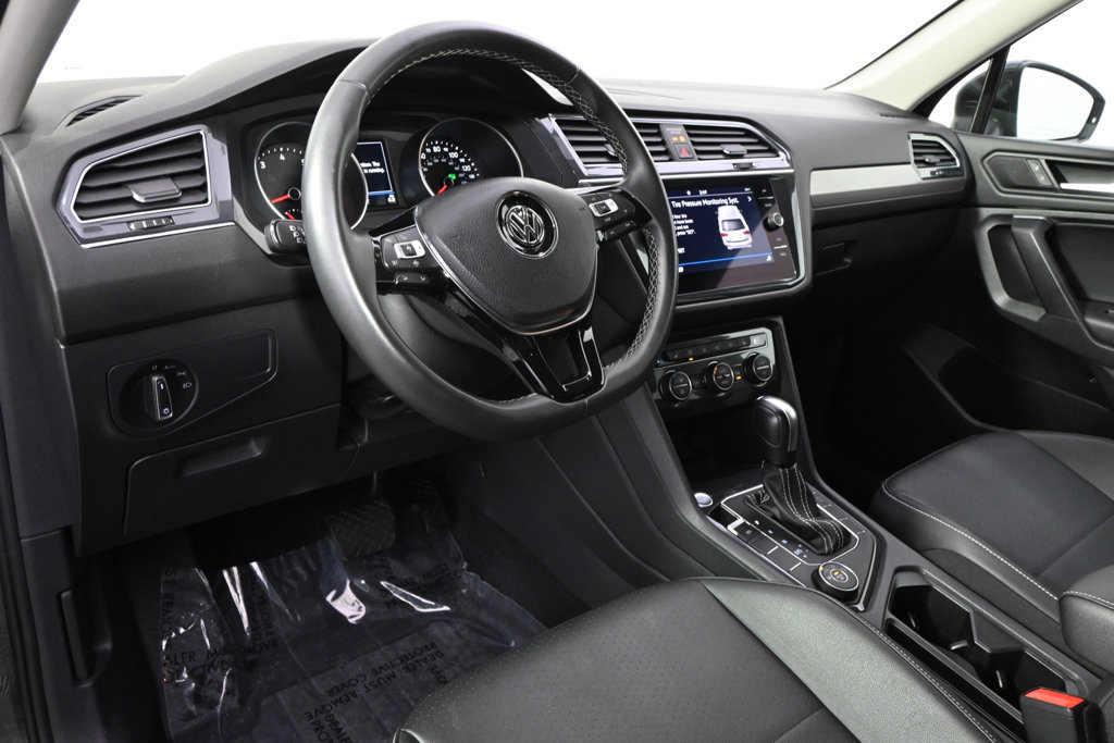 Used 2021 Volkswagen Tiguan SE AWD/4WD image 11